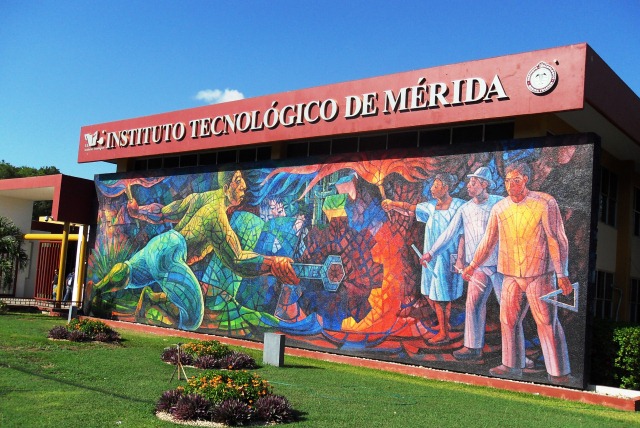 universidades públicas en Mérida