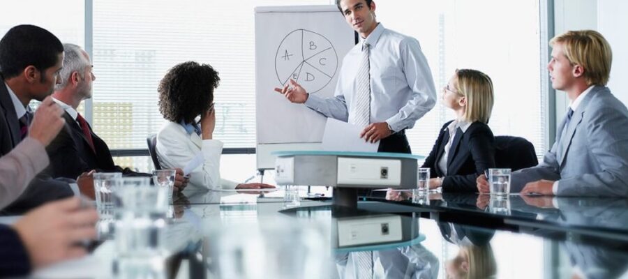 Licenciatura en Negocios y administración, programas multidisciplinarios o generales